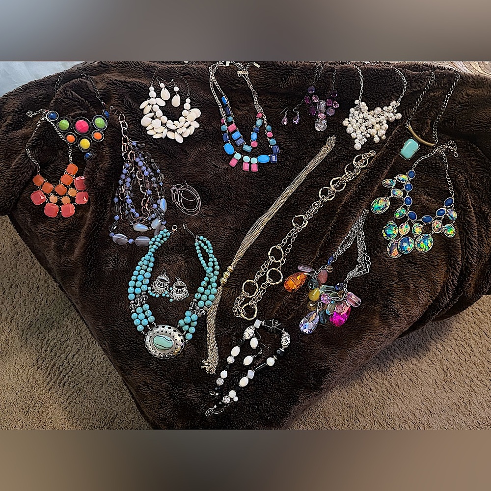 Fashion/Costume Jewelry Lot